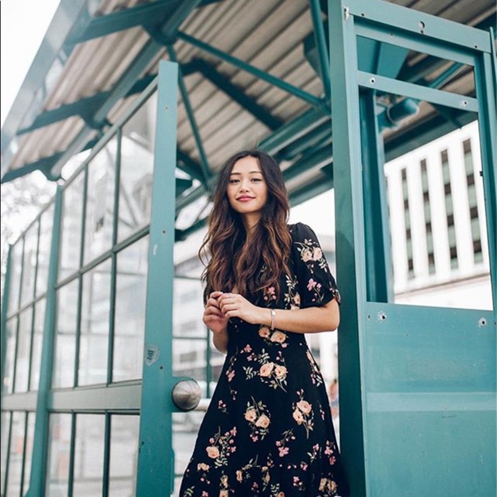 Boho Black Floral Short Sleeve Chiffon Mini Dress - Picture 7 of 16